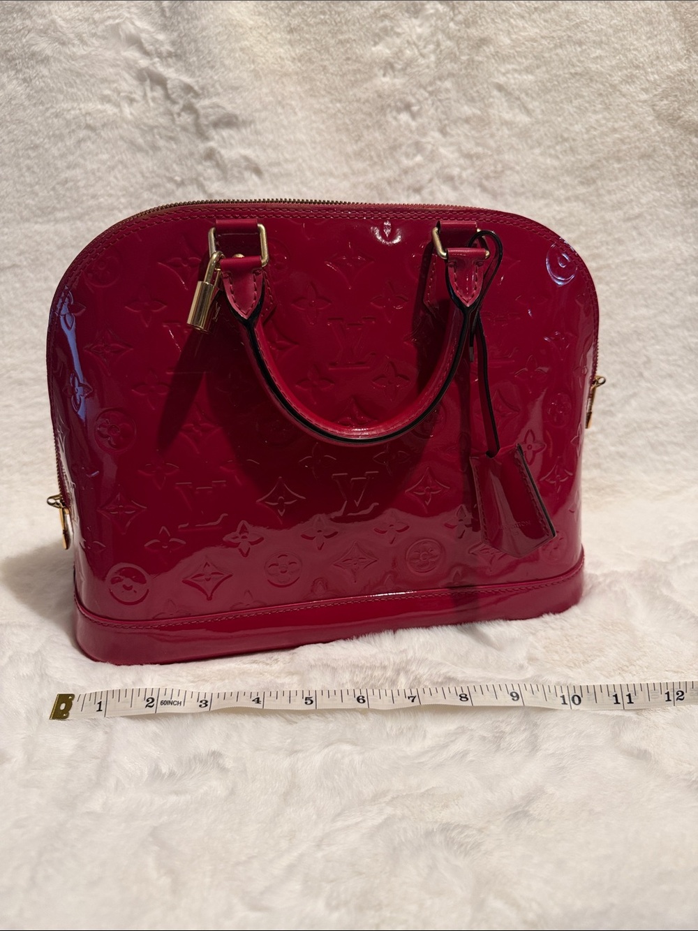Louis Vuitton Pink Rose Indian Raspberry Leather Monogram
Vernis Alma Bag
19
